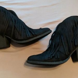 Coconuts by Matisse fringe booties
